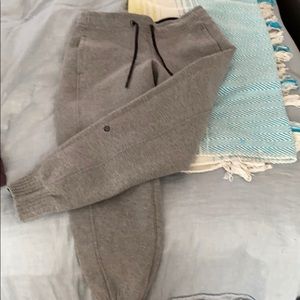 Women’s Lululemon Sweatpants (4)